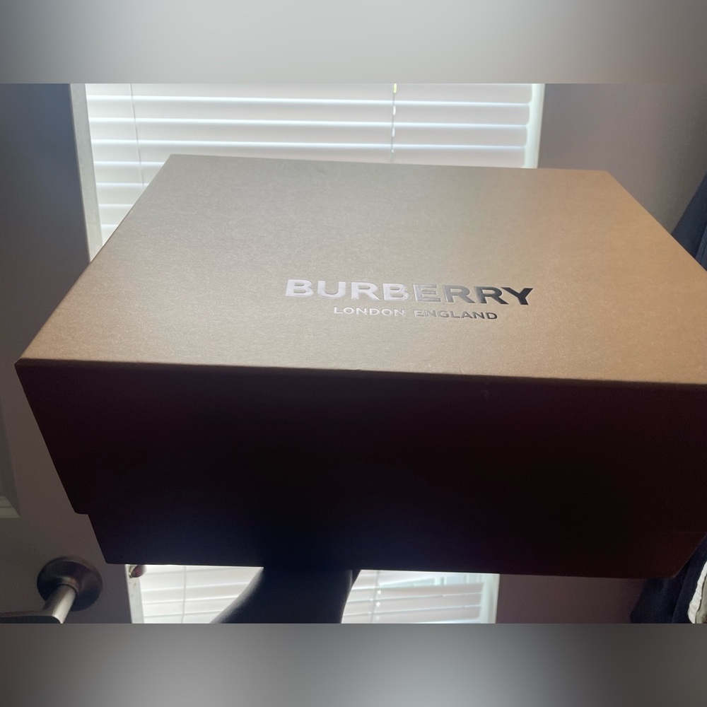 Burberry box